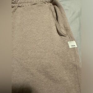 Like new Vuori joggers.